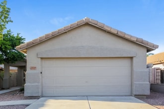 16215 Los Coyotes St in Fontana, CA - Building Photo - Building Photo