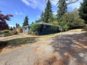 5013 N 19th St in Tacoma, WA - Foto de edificio - Building Photo
