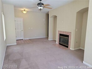 8558 Rocky Hillside Ct in Las Vegas, NV - Building Photo - Building Photo