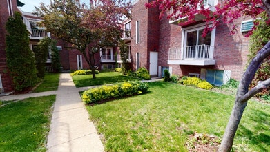 115 W Lawrence Ave, Unit C in Springfield, IL - Building Photo - Building Photo