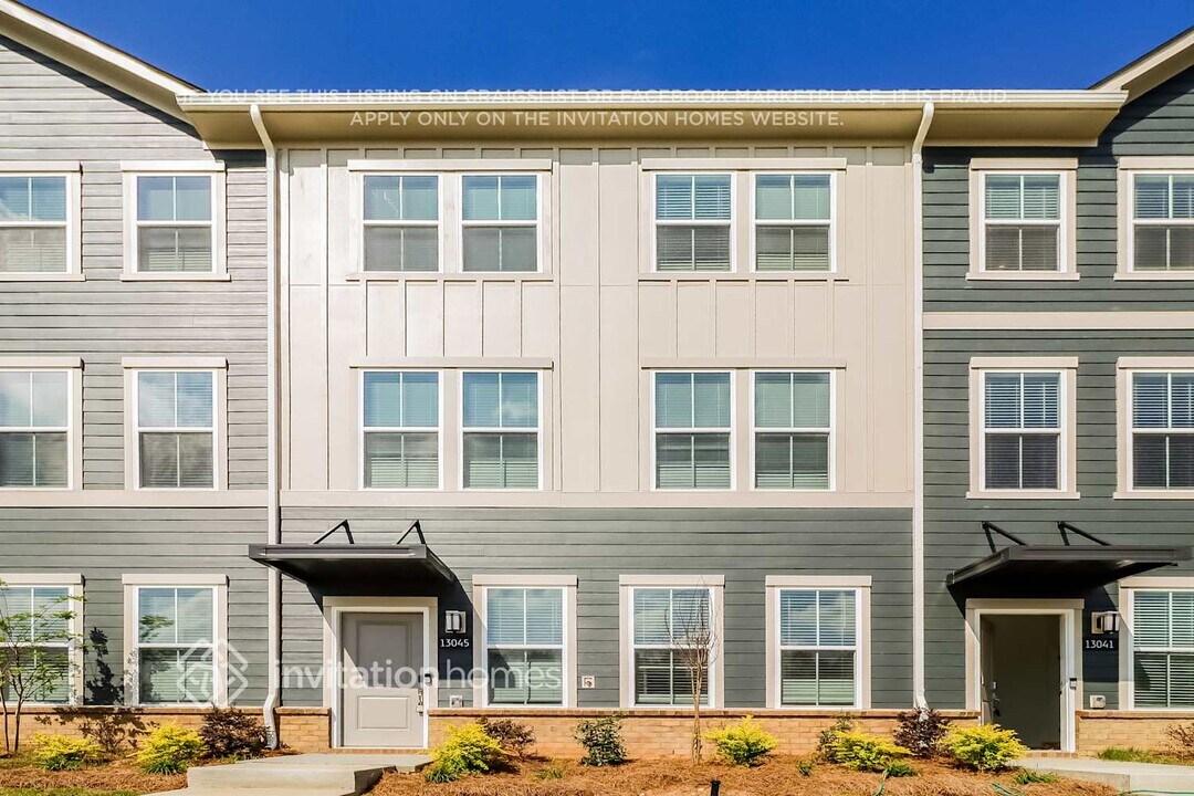 13045 Western Ln in Charlotte, NC - Building Photo