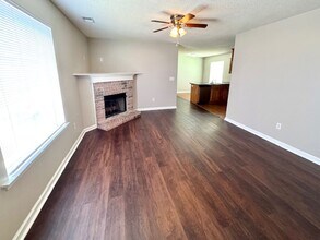 10268 Sterling Ridge Dr in Cordova, TN - Foto de edificio - Building Photo