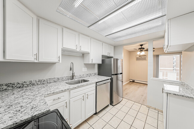 Clifton Park & Clifton House in Cleveland, OH - Building Photo - Building Photo