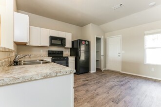 1056 Huntington Dr in Benton, AR - Building Photo - Building Photo