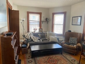 366 Crescent St, Unit 2 in Waltham, MA - Building Photo - Building Photo