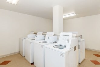 Foothills at the Preserve Apartments in Phoenix, AZ - Foto de edificio - Building Photo