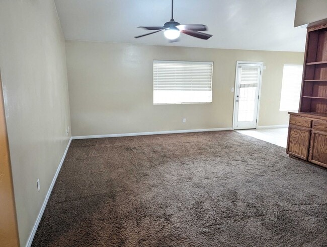 5026 La Pinta Maria Dr in Bakersfield, CA - Building Photo - Building Photo