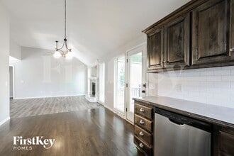 10736 N Laurel Ave in Kansas City, MO - Building Photo - Building Photo