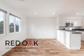 11218 Oxnard St in Los Angeles, CA - Building Photo - Building Photo