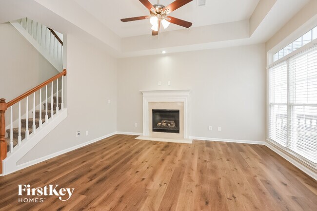 112 Market Ln in Canton, GA - Foto de edificio - Building Photo