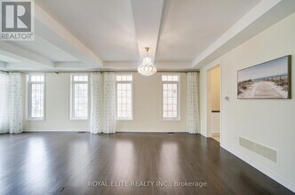 7 Goldeneye Dr in East Gwillimbury, ON - Building Photo - Building Photo