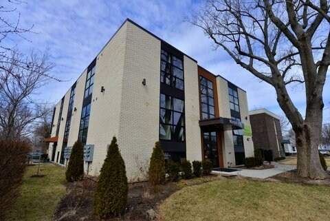 Marquis Middle Apartments in Lexington, KY - Building Photo