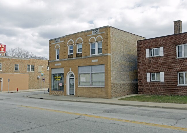 8601 W Greenfield Ave in West Allis, WI - Building Photo - Building Photo