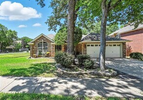3201 Oleander Ct in Bedford, TX - Building Photo
