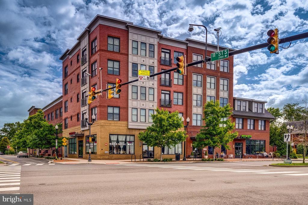 1107 S Walter Reed Dr in Arlington, VA - Building Photo