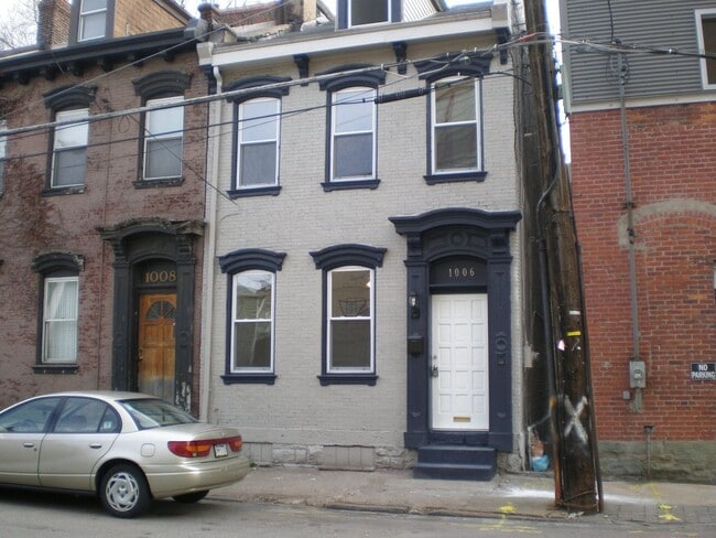 property at 1006 Sarah St
