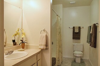 Meadowood Apartments in Glendora, CA - Foto de edificio - Interior Photo