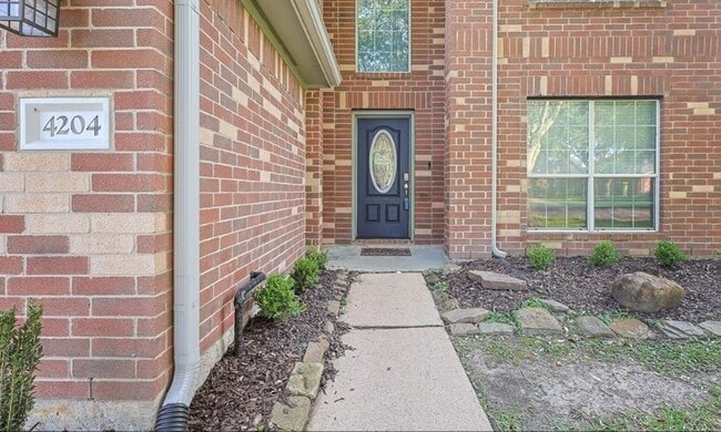 property at 4204 Seminole Dr