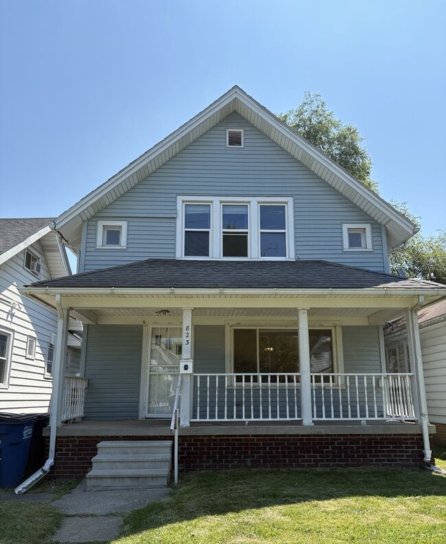 property at 823 Toronto Ave