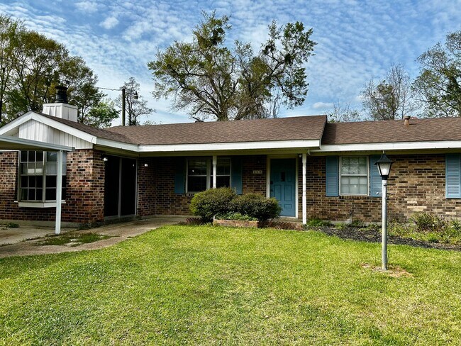 116 Nelda Dr in Leesville, LA - Building Photo - Building Photo