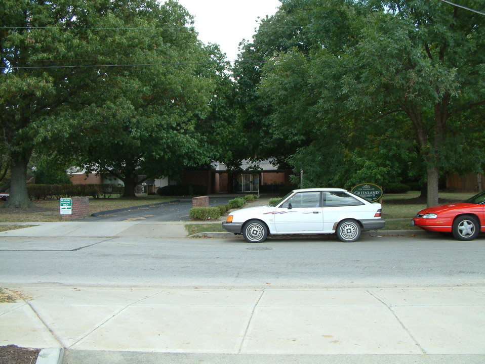 Greenland Apartments in Cincinnati, OH - Building Photo