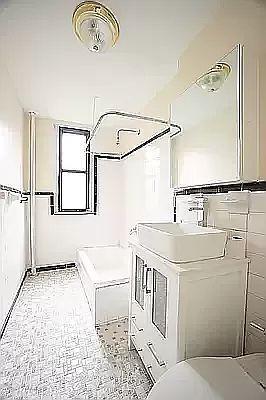 28 Arden St in New York, NY - Building Photo - Building Photo