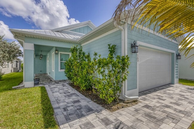 163 Cambria Ln in Naples, FL - Building Photo - Building Photo