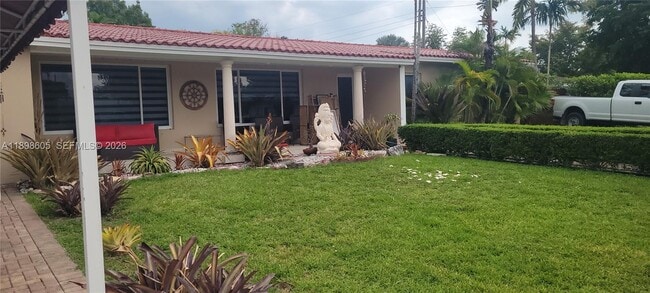 6021 SW 62nd Pl in South Miami, FL - Building Photo - Building Photo