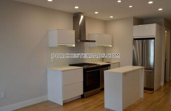 56 Saxton St, Unit 2 in Boston, MA - Building Photo - Building Photo