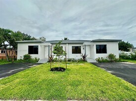 2399 NW 105th St in Miami, FL - Building Photo