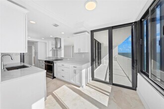 3590 S Ocean Blvd in South Palm Beach, FL - Building Photo - Building Photo