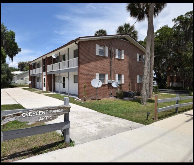 11 N Lake St Rentals in Crescent City, FL