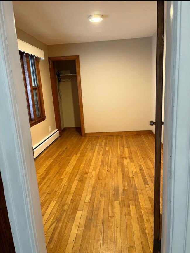 9 Division St, Unit 3R in Worcester, MA - Foto de edificio - Building Photo