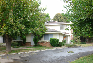 2928 Norcade Cor in Sacramento, CA - Foto de edificio - Building Photo