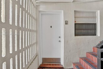 1600 S Le Jeune Rd in Miami, FL - Building Photo - Building Photo