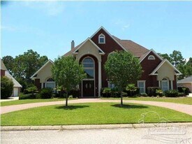 1355 Players Club Cir in Gulf Breeze, FL - Building Photo