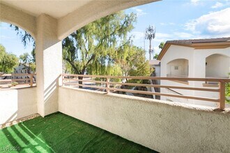 5655 E Sahara Ave in Las Vegas, NV - Building Photo - Building Photo