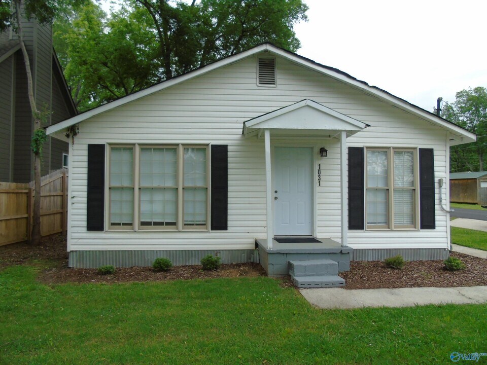 1031 Halsey Ave NE in Huntsville, AL - Building Photo