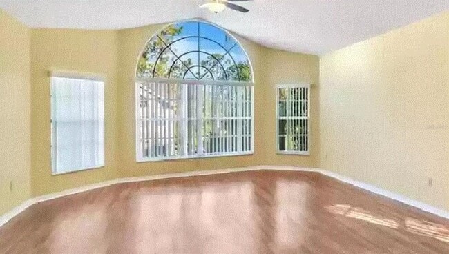 2046 Royal Bay Blvd in Kissimmee, FL - Foto de edificio - Building Photo