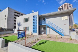44 E Roanoke Ave in Phoenix, AZ - Building Photo