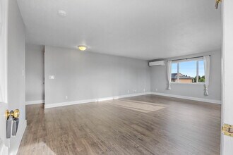 524 NE Dallas Dr in Dallas, OR - Building Photo - Building Photo