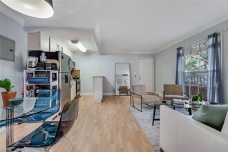 3245 Virginia St in Miami, FL - Building Photo - Building Photo