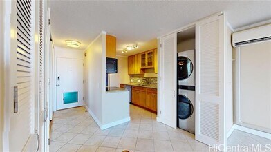 1676 Ala Moana Blvd in Honolulu, HI - Building Photo - Building Photo