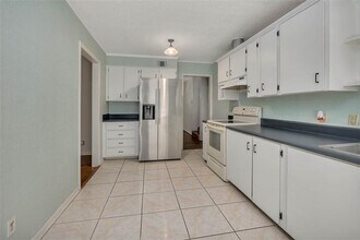 150 Fairway Oaks Dr in Brunswick, GA - Building Photo - Building Photo