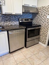 1320-1320 Mississauga Vly Blvd in Mississauga, ON - Building Photo - Building Photo