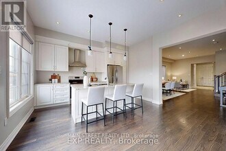 50 Sharonview Cres in East Gwillimbury, ON - Building Photo - Building Photo