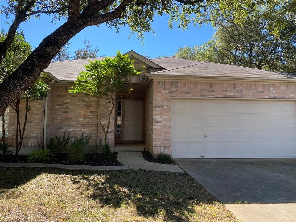 1208 Tremont Dr in Cedar Park, TX - Foto de edificio