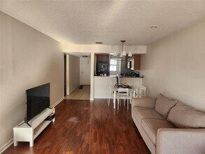 2962 Plaza Terrace Dr in Orlando, FL - Building Photo - Building Photo