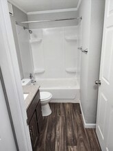 Montrose Square in Fort Wayne, IN - Building Photo - Building Photo