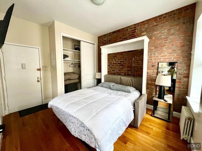 237 Sullivan St in Manhattan, NY - Building Photo - Building Photo